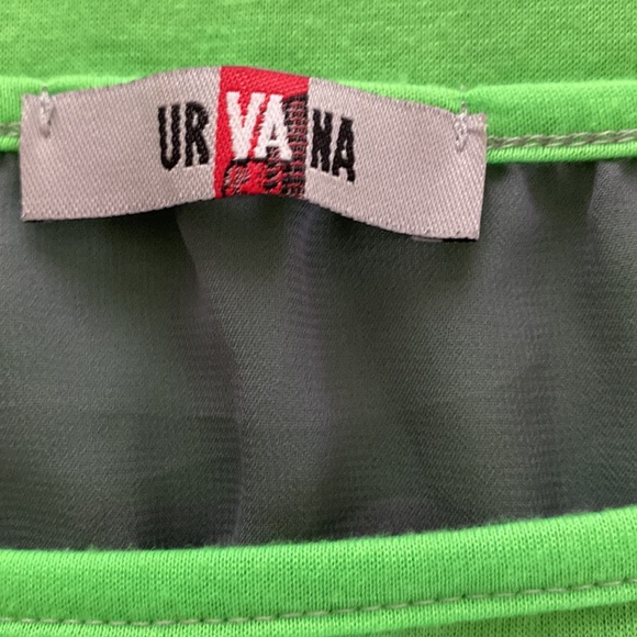 Comfy , lightweight top with sheer shoulder panels. - Picture 9 of 9